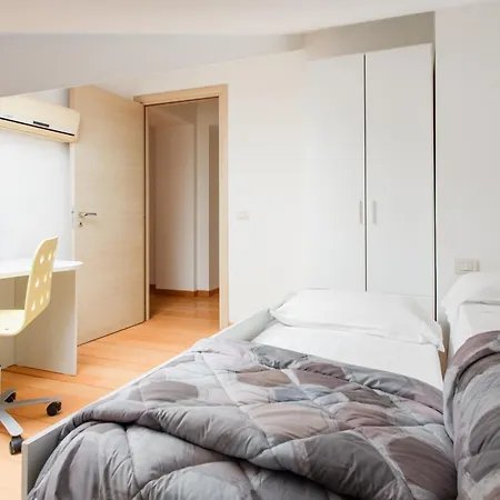 Apartment Napolidays Mansarda Garibaldi By Dimorra *