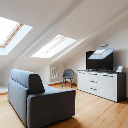 Napolidays Mansarda Garibaldi By Dimorra *